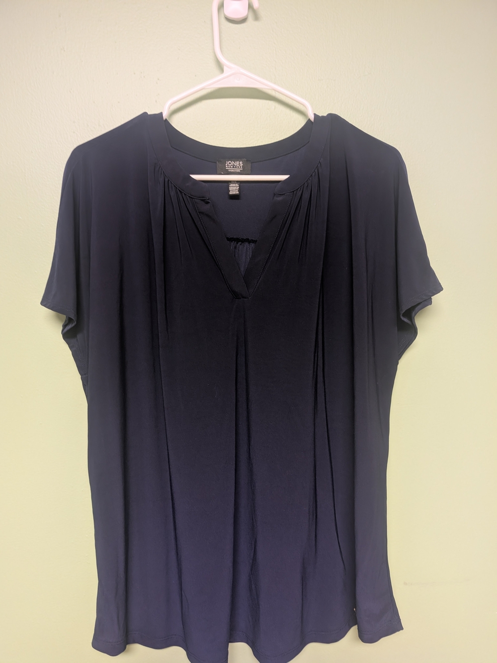 Jones New York Navy Pleated V-Notch Short Sleeve Blouse
